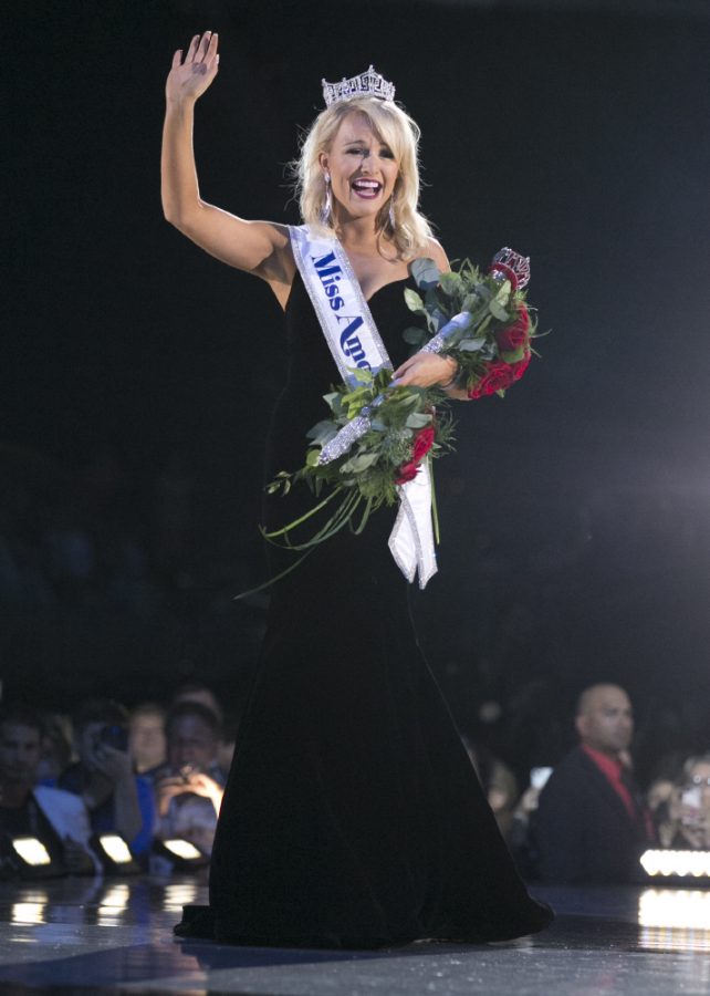 Savvy Shields waving after her crowning moment