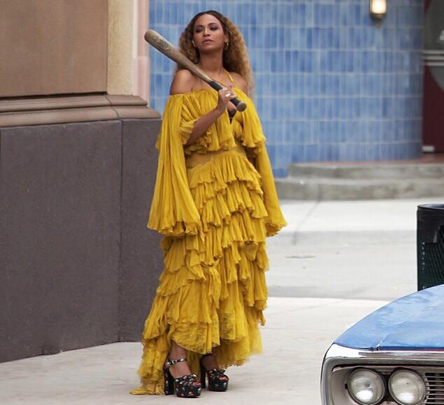 Beyoncé in Hold up music video.